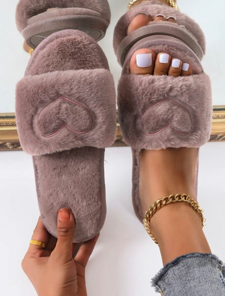 Women’s Fluffy Slippers