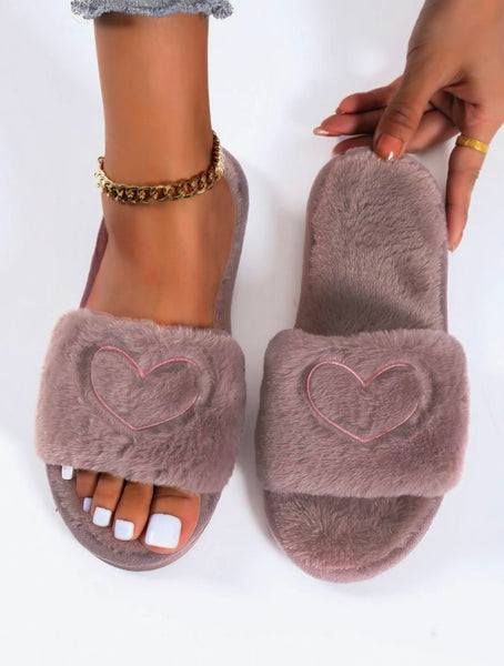 Women’s Fluffy Slippers