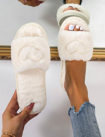 Women’s Fluffy Slippers